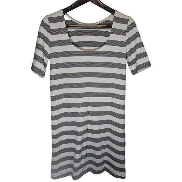 Gap Women's Dress Small Lowback Black White Striped‎ Mini Short Tshirt Sheath - Picture 8 of 8